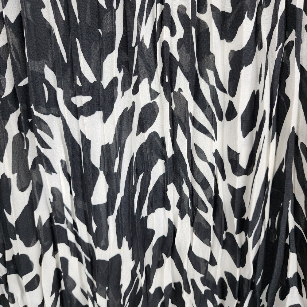Lane Bryant Blouse Women 18/20 Black White Animal Print Crochet Smocked Boho - Picture 5 of 11